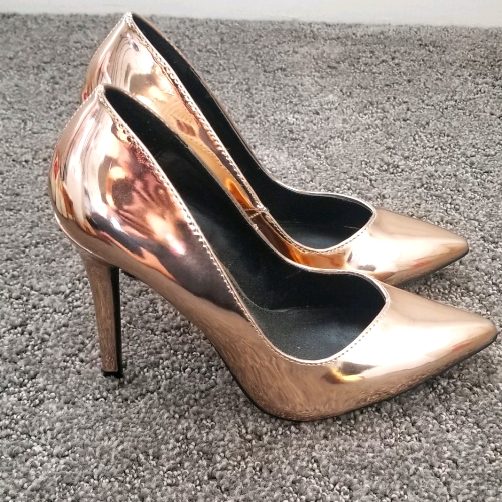 NWOT Rose Gold Metallic Chrome Heels